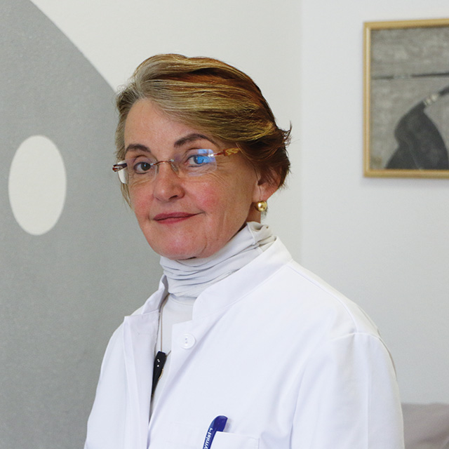 Dr. med. Andrea Stark Dr. med. Andrea Stark